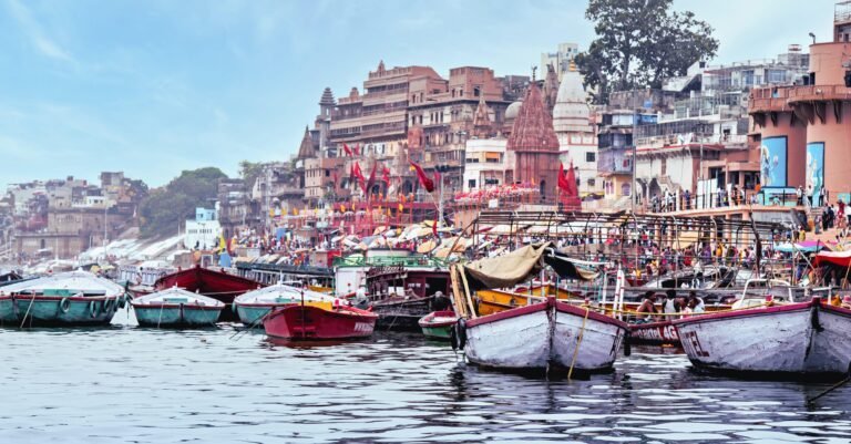 भगवान विष्णु जी और माता लक्ष्मी जी – Lord Vishnu and Mother Lakshmi